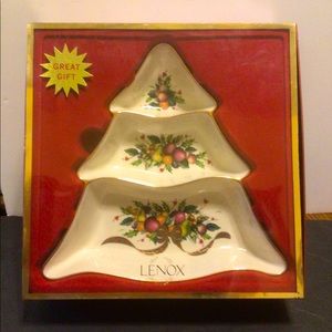 NIB Lenox Holiday Tartan three divided server